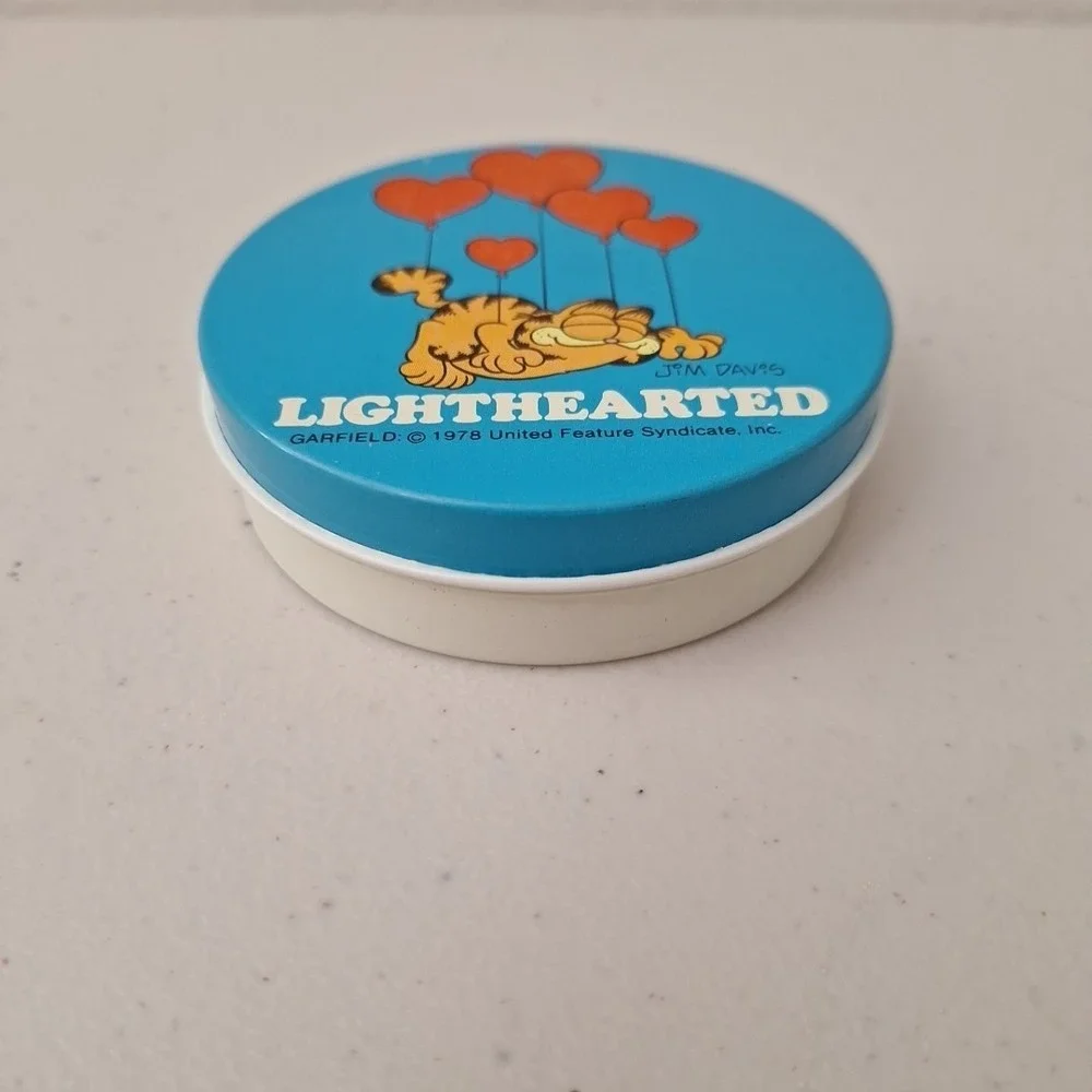 Vintage 1978 Garfield The Cat Valentines Metal Tin Trinket Box 'Lighthearted' US